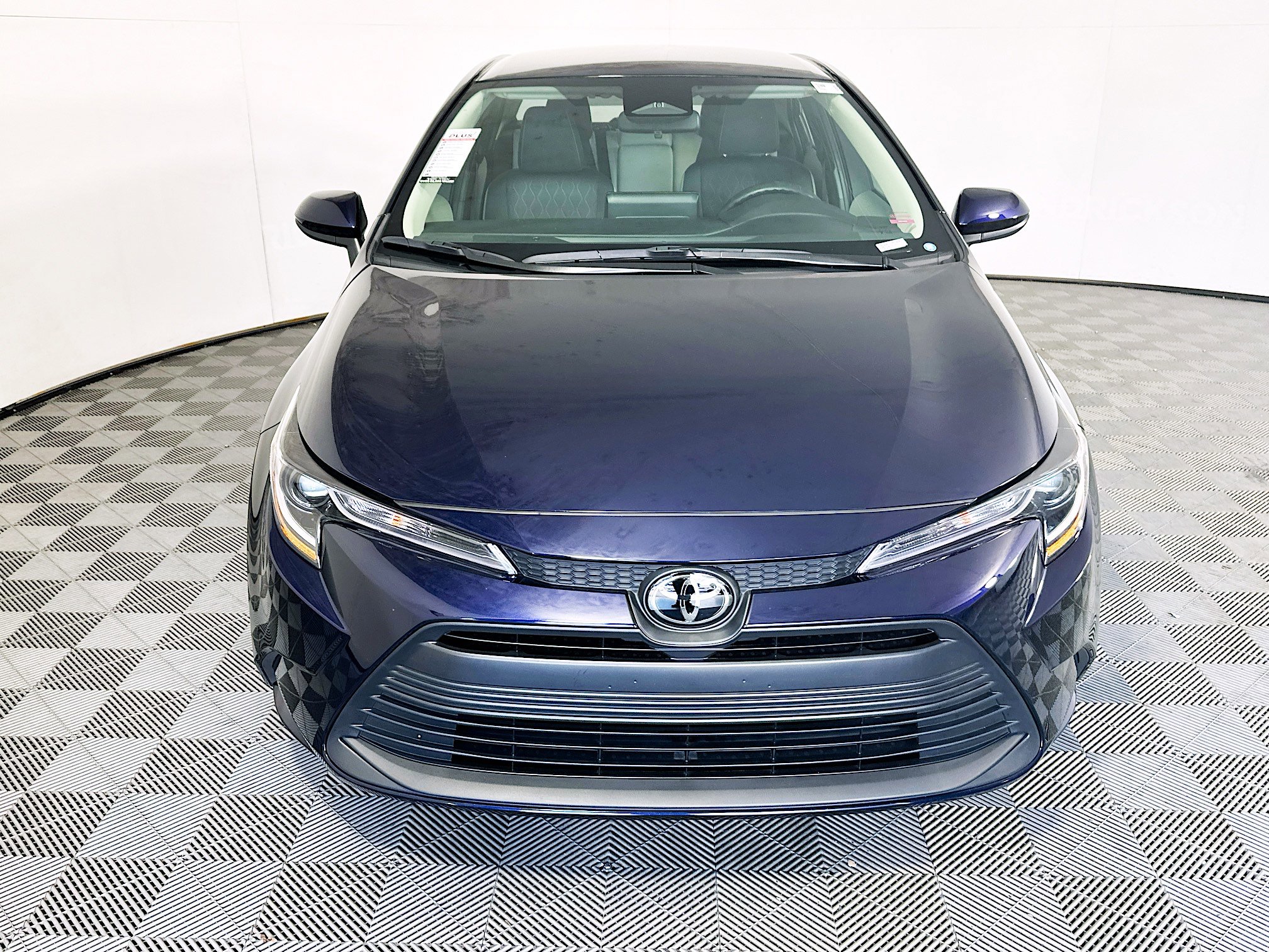Used 2025 Toyota Corolla LE FWD image 8