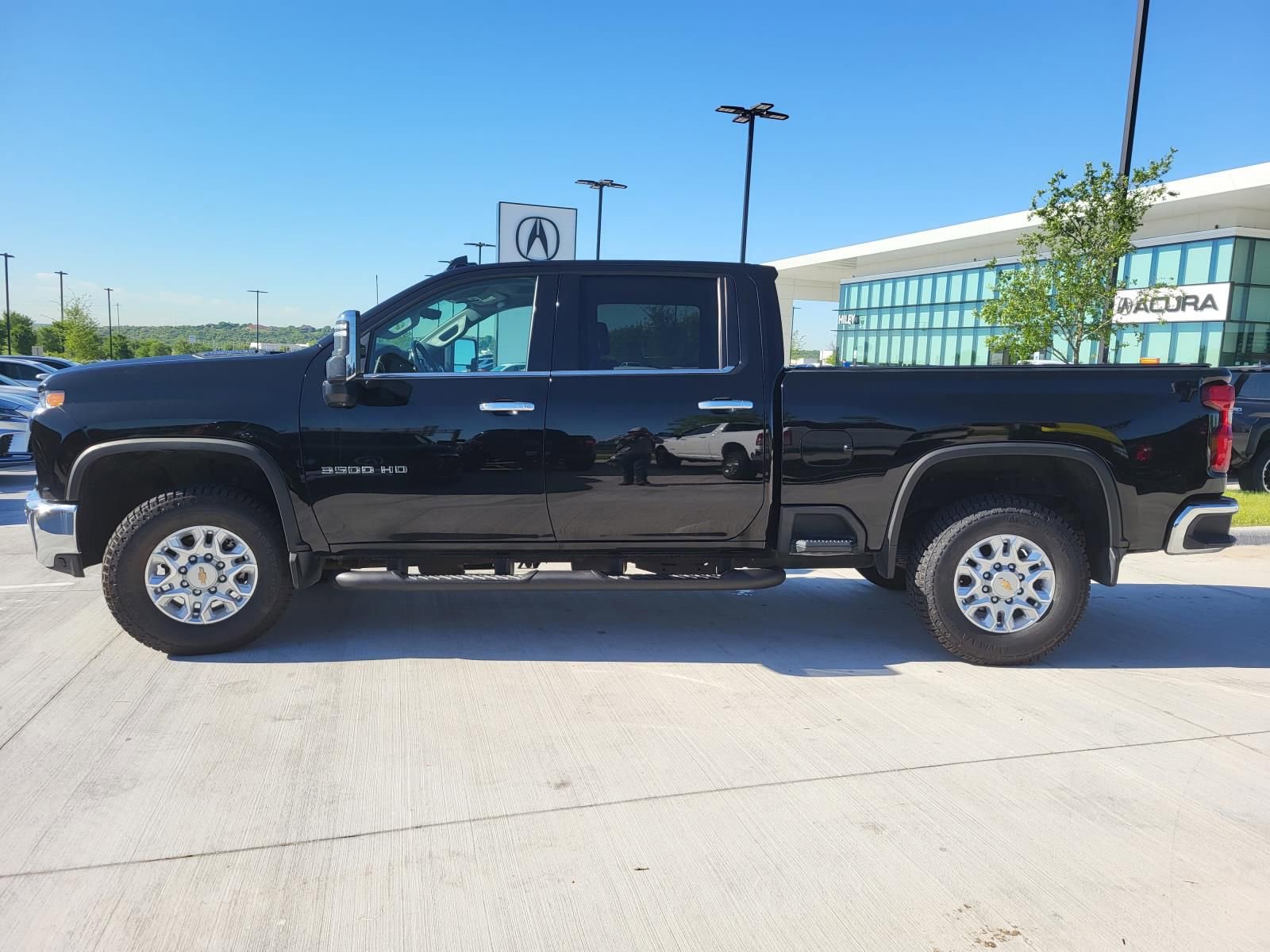 Used 2022 Chevrolet Silverado 3500 LTZ w/ LTZ Plus Package image 3