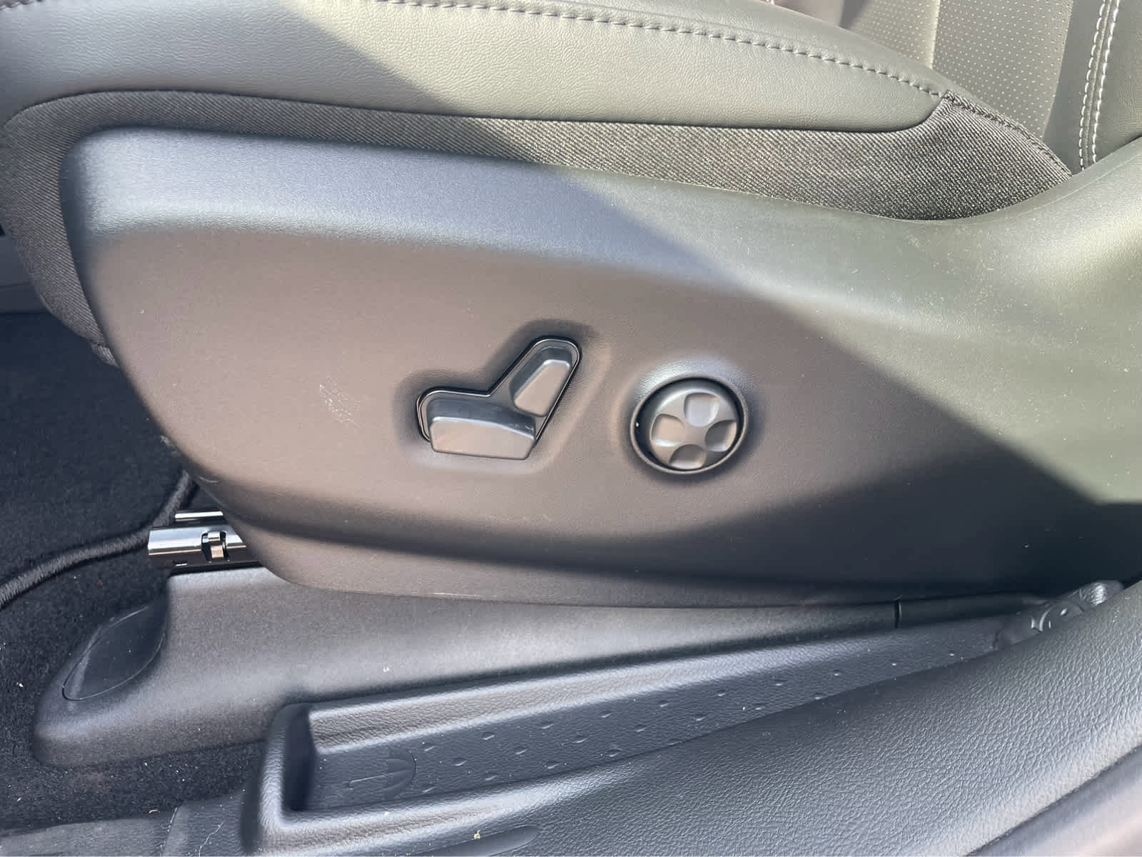New 2026 Chrysler Pacifica Select w/ S Appearance Package FWD image 18