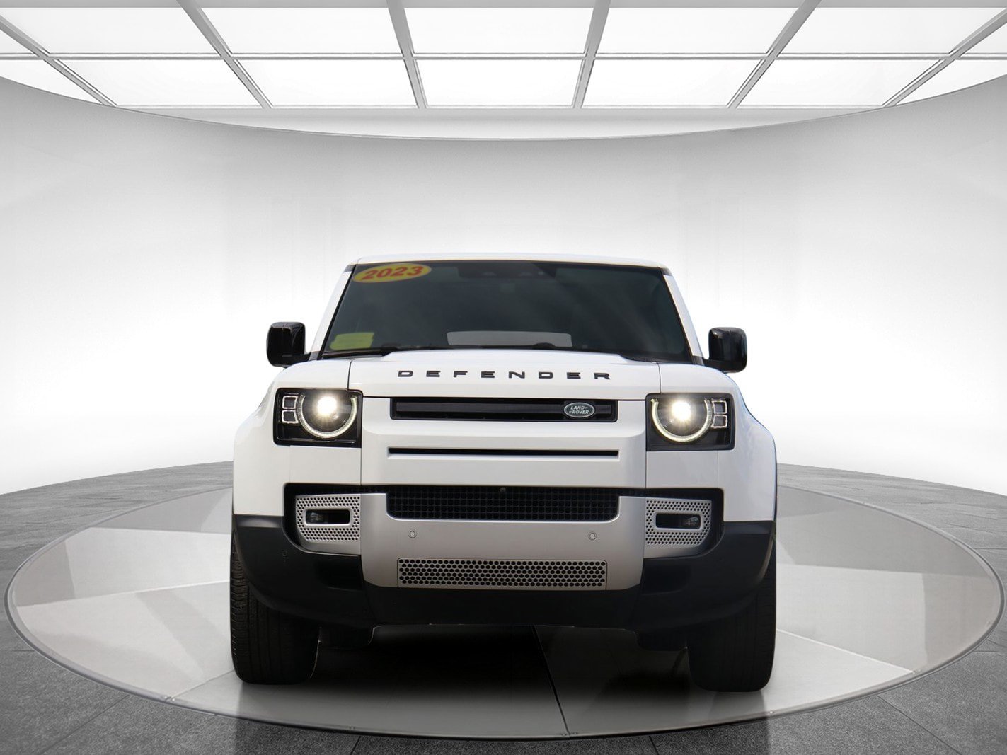 Used 2023 Land Rover Defender 110 S AWD/4WD image 2