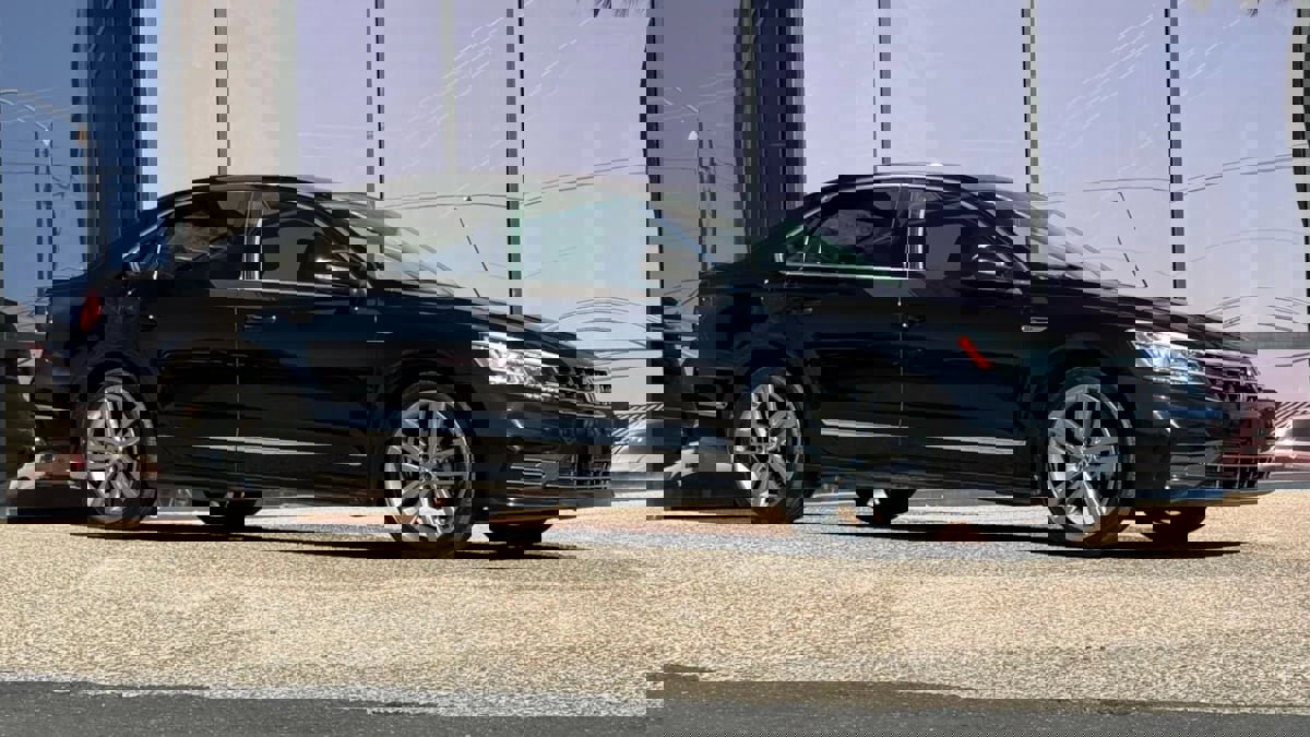 Used 2017 Volkswagen Passat 1.8T R-Line image 16