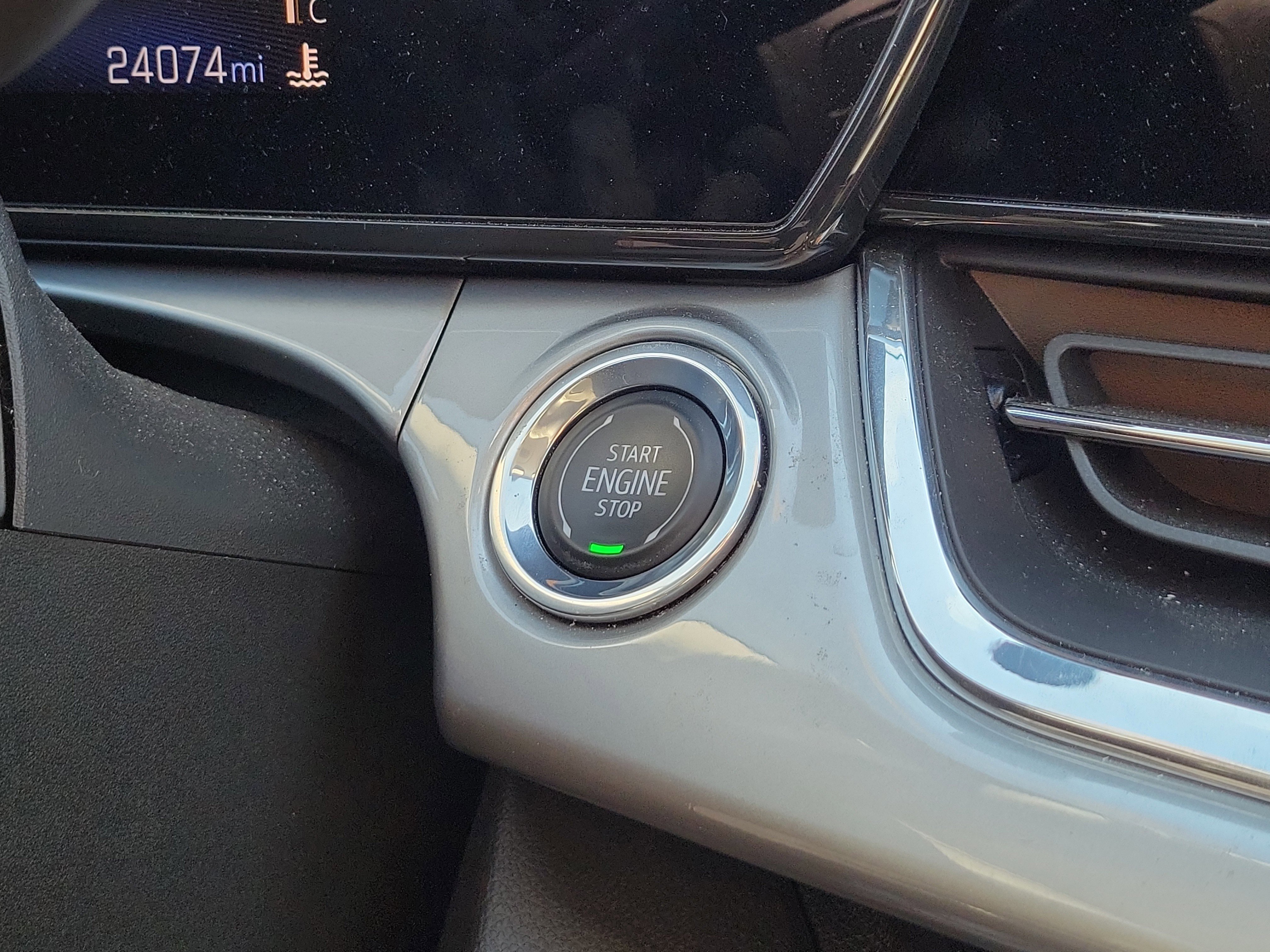 Used 2024 Chevrolet Trax LT w/ Driver Confidence Package FWD image 27