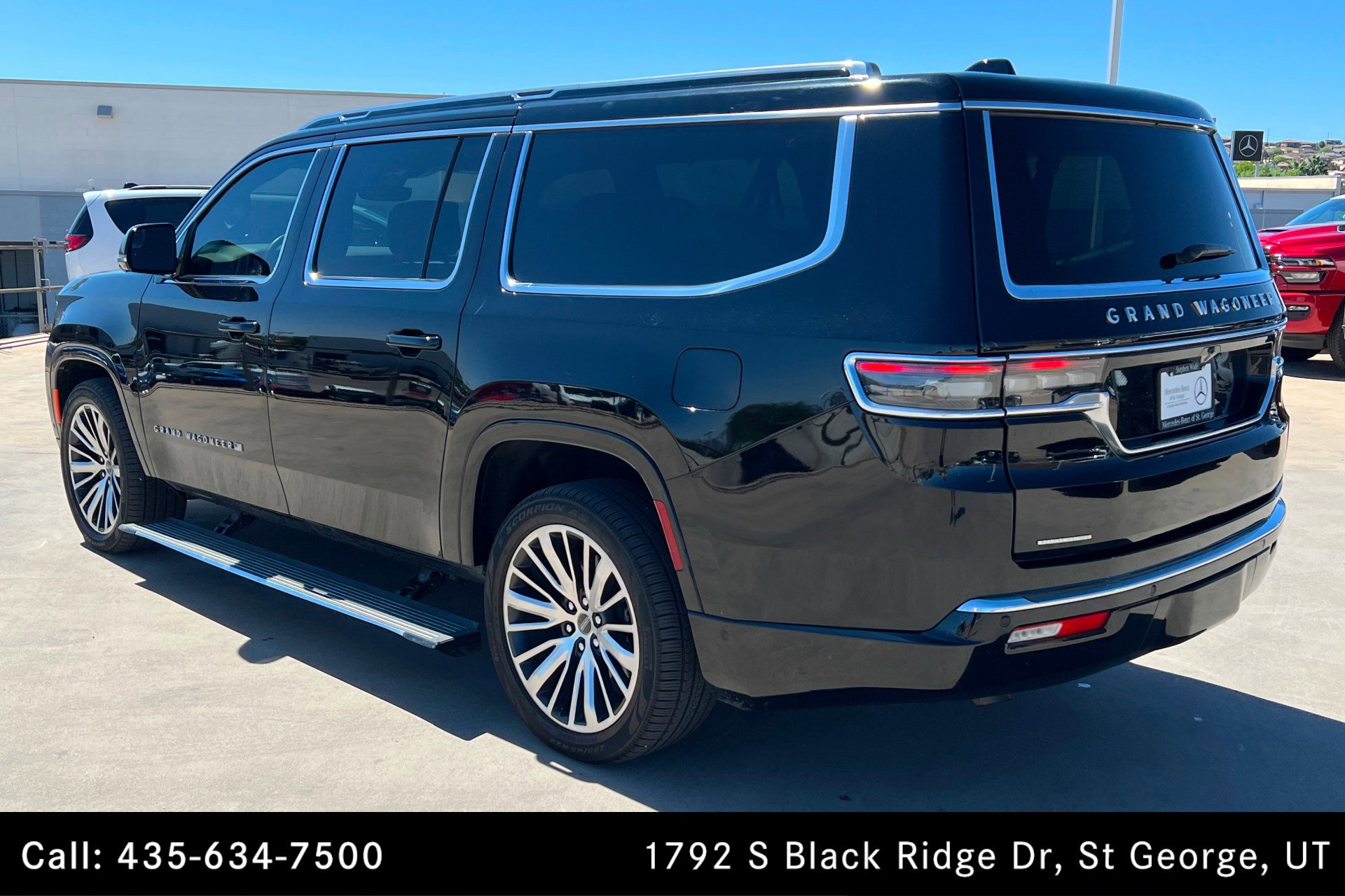 Used 2023 Jeep Grand Wagoneer L 4WD w/ Flexible Seating Group image 3