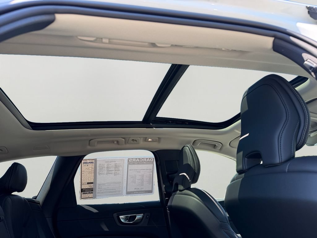 Certified 2025 Volvo XC60 T8 Ultra w/ Climate Package AWD/4WD image 7