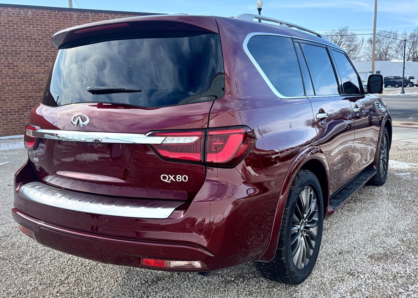 Used 2022 INFINITI QX80 Sensory w/ Cargo Package image 3