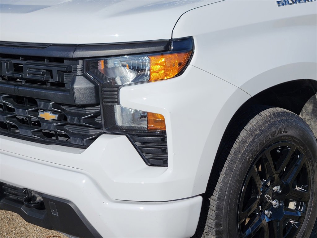 Used 2024 Chevrolet Silverado 1500 Custom image 9