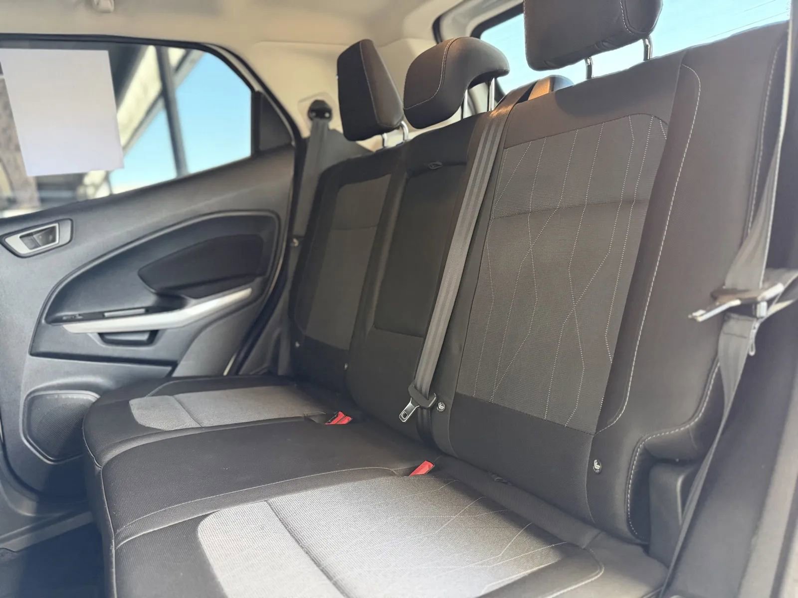 Used 2021 Ford EcoSport SE w/ SE Convenience Package image 16