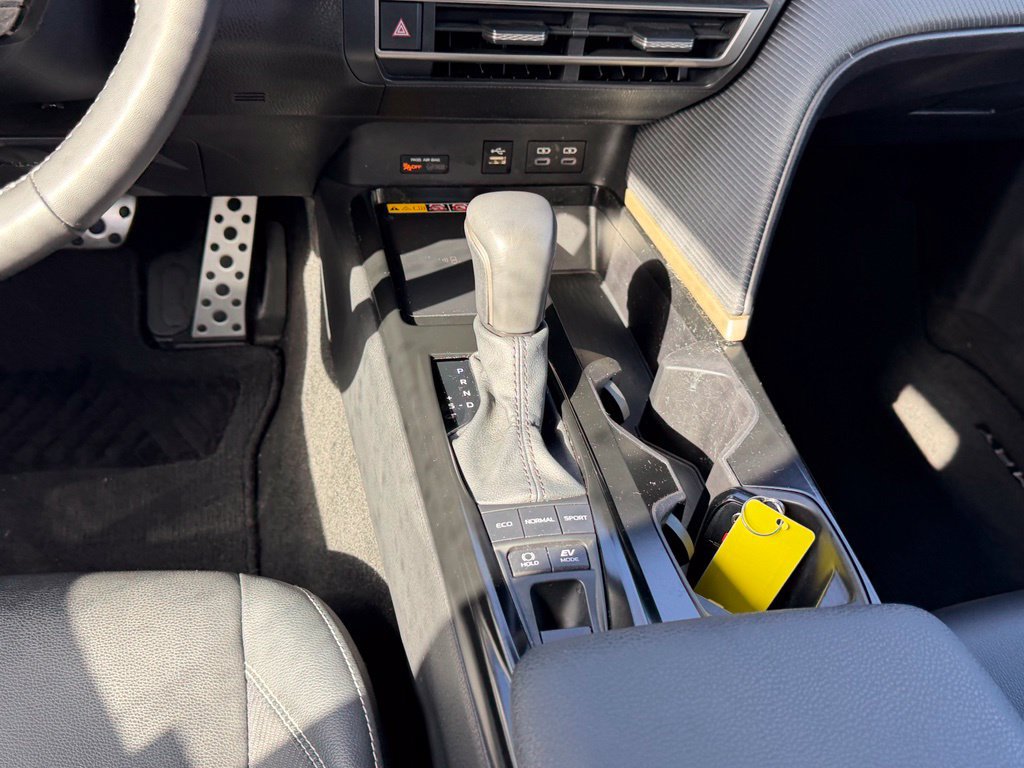 Certified 2025 Toyota Camry Hybrid FWD image 21
