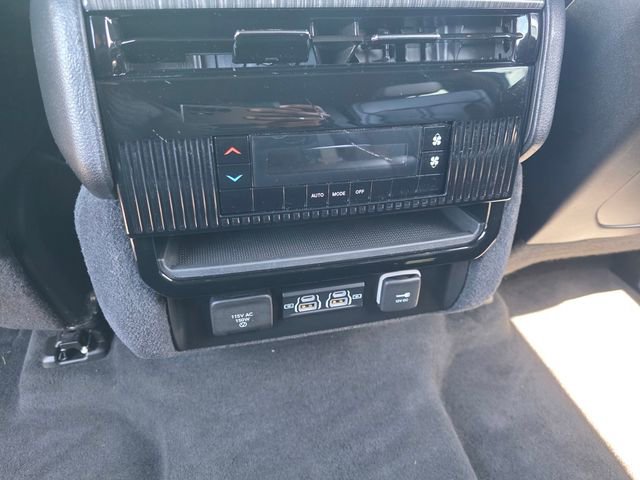 Used 2024 Jeep Wagoneer L Series II w/ Flexible Seating Group image 29