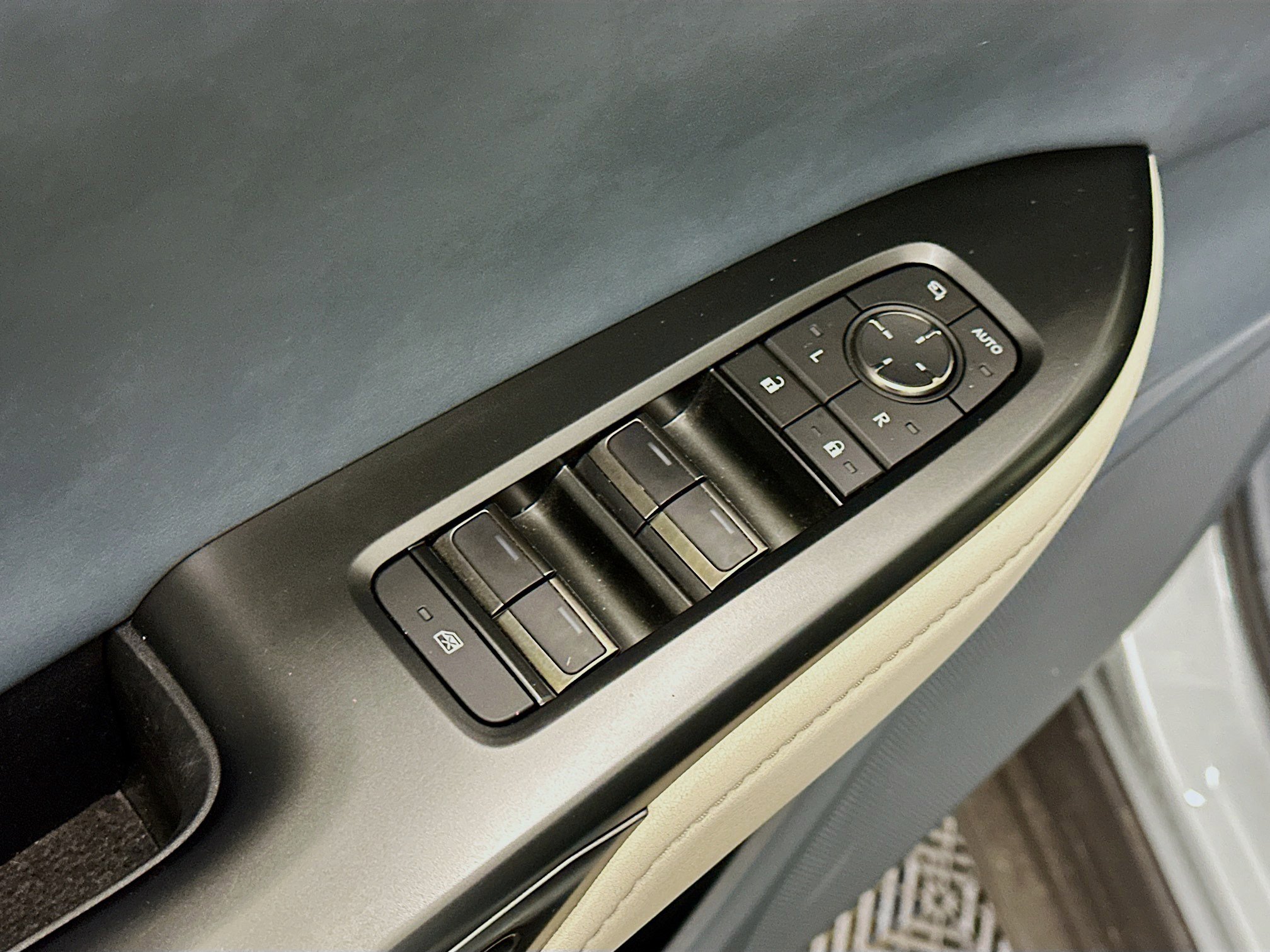 Used 2023 Lexus RZ 450e Premium w/ Technology Package AWD/4WD image 15