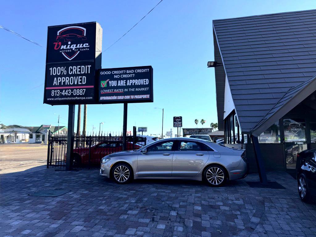 Used 2019 Lincoln MKZ Premiere FWD image 18