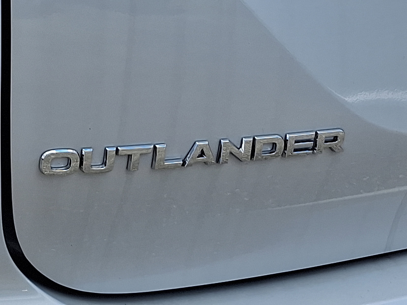 New 2025 Mitsubishi Outlander SE image 21