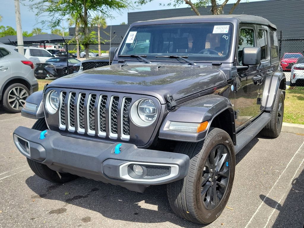Used 2022 Jeep Wrangler Unlimited Sahara w/ Cold Weather Group AWD/4WD image 4