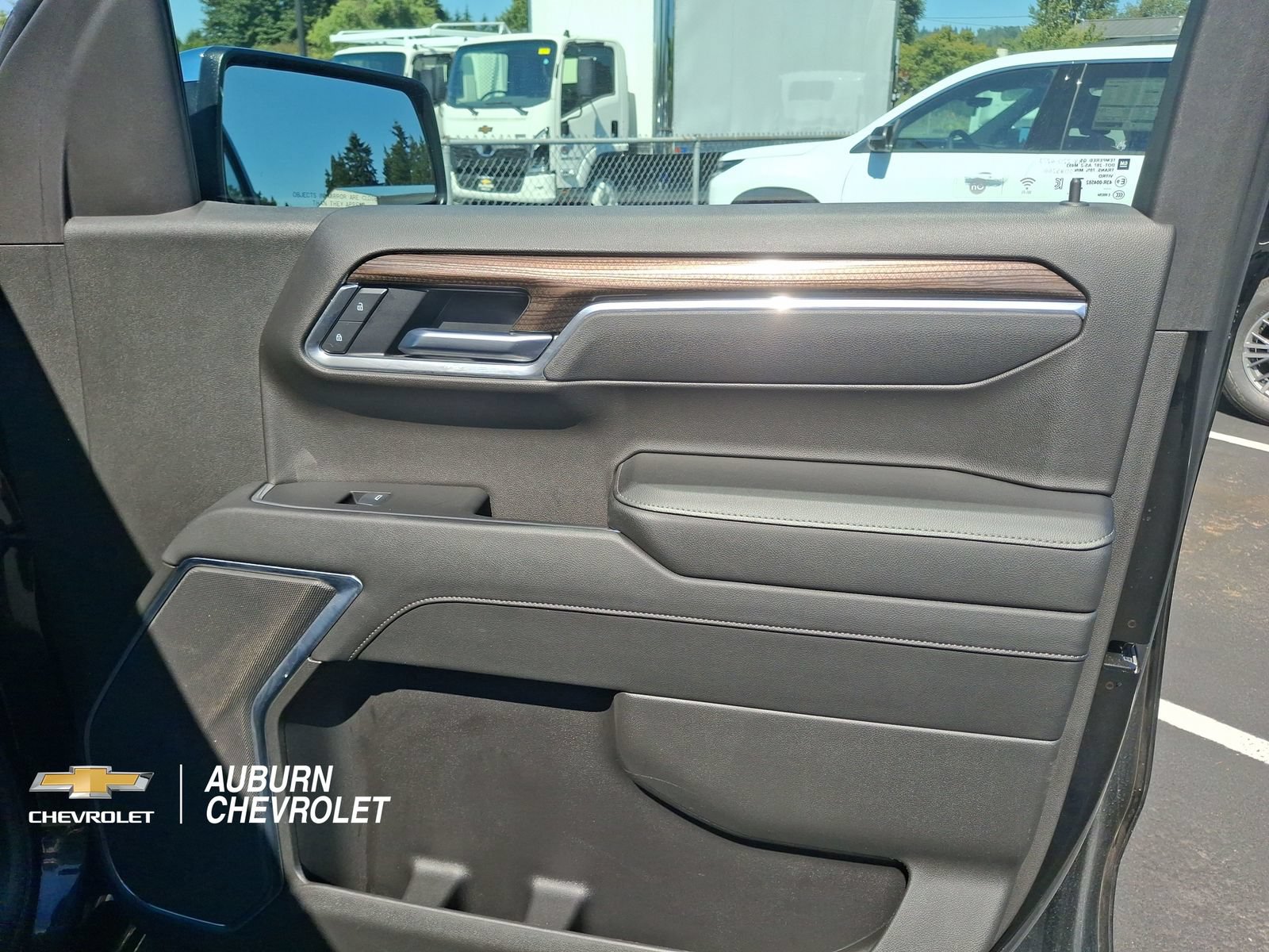 Certified 2025 Chevrolet Silverado 1500 LT AWD/4WD image 19