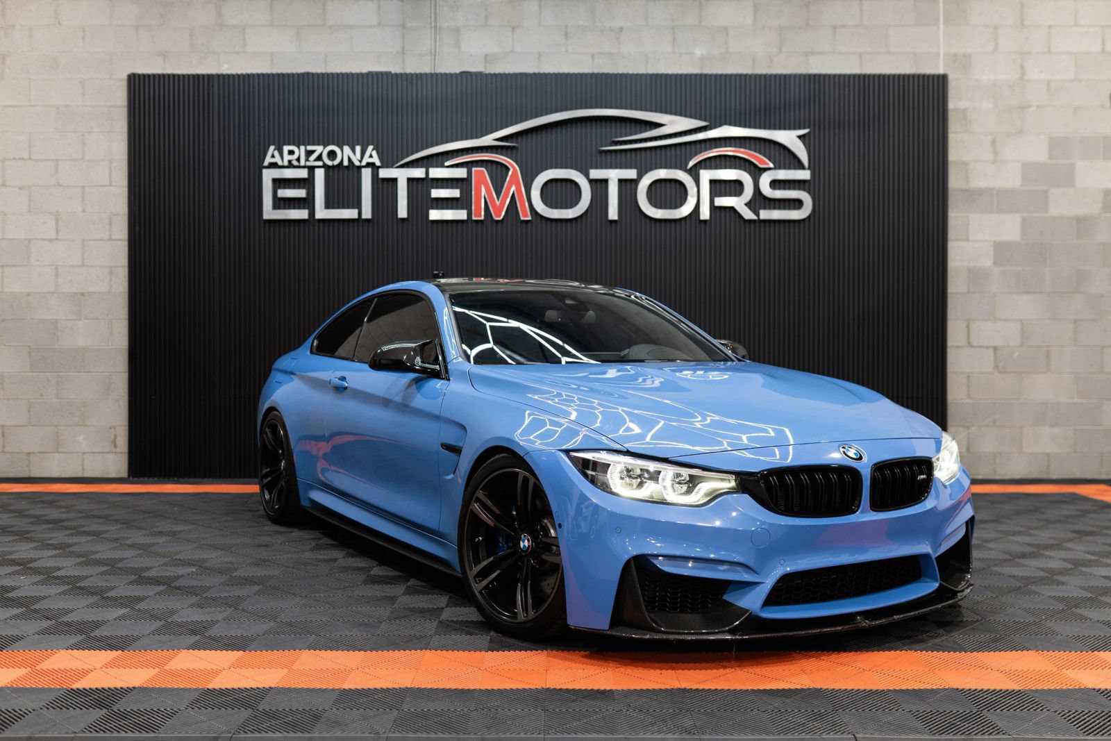 Used 2018 BMW M4 Coupe RWD image 3