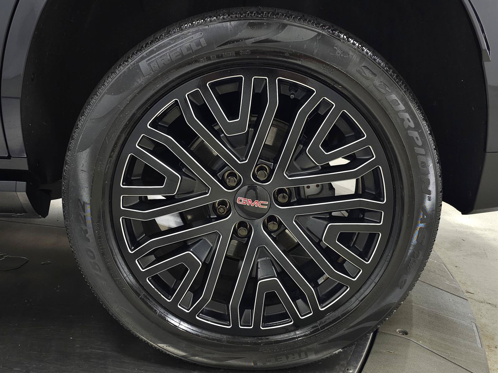 Used 2021 GMC Yukon Denali AWD/4WD image 14