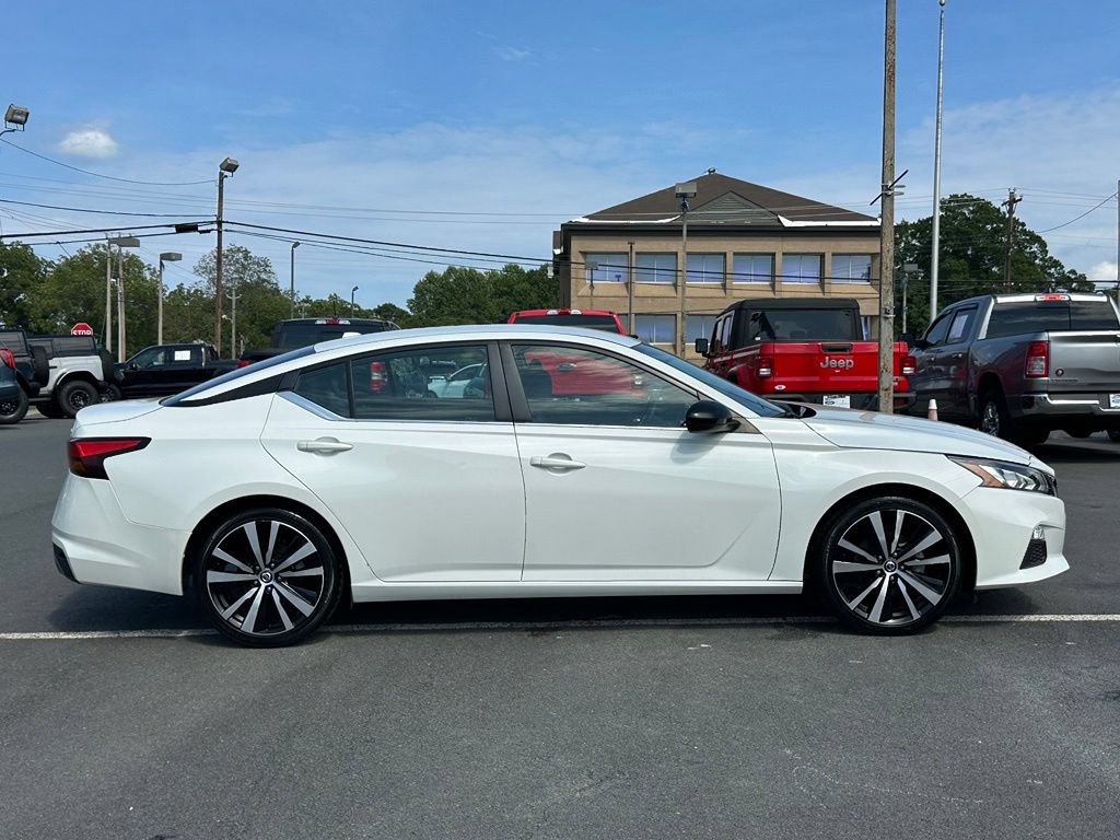 Used 2022 Nissan Altima 2.5 SR FWD image 9