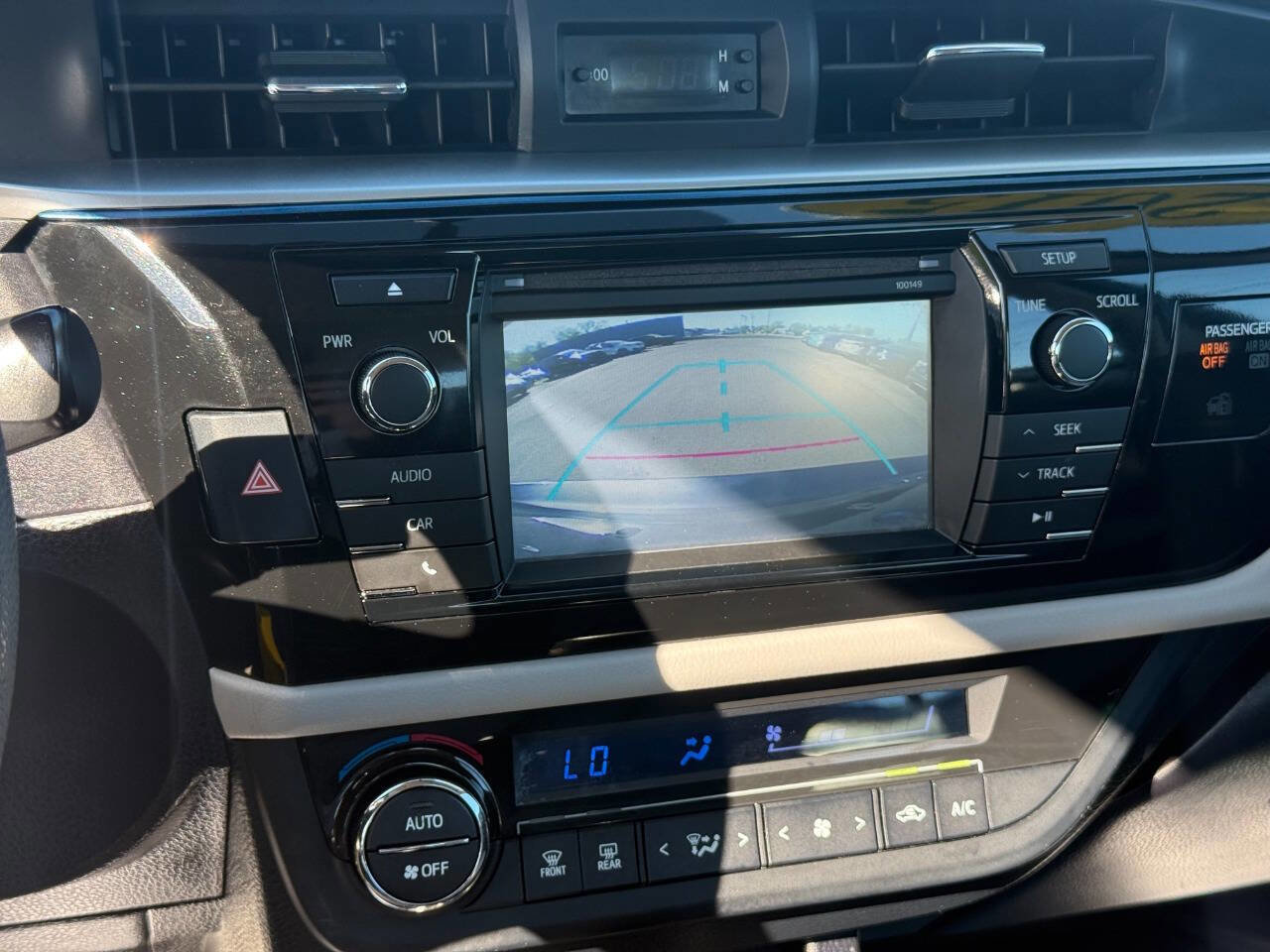 Used 2015 Toyota Corolla LE FWD image 21