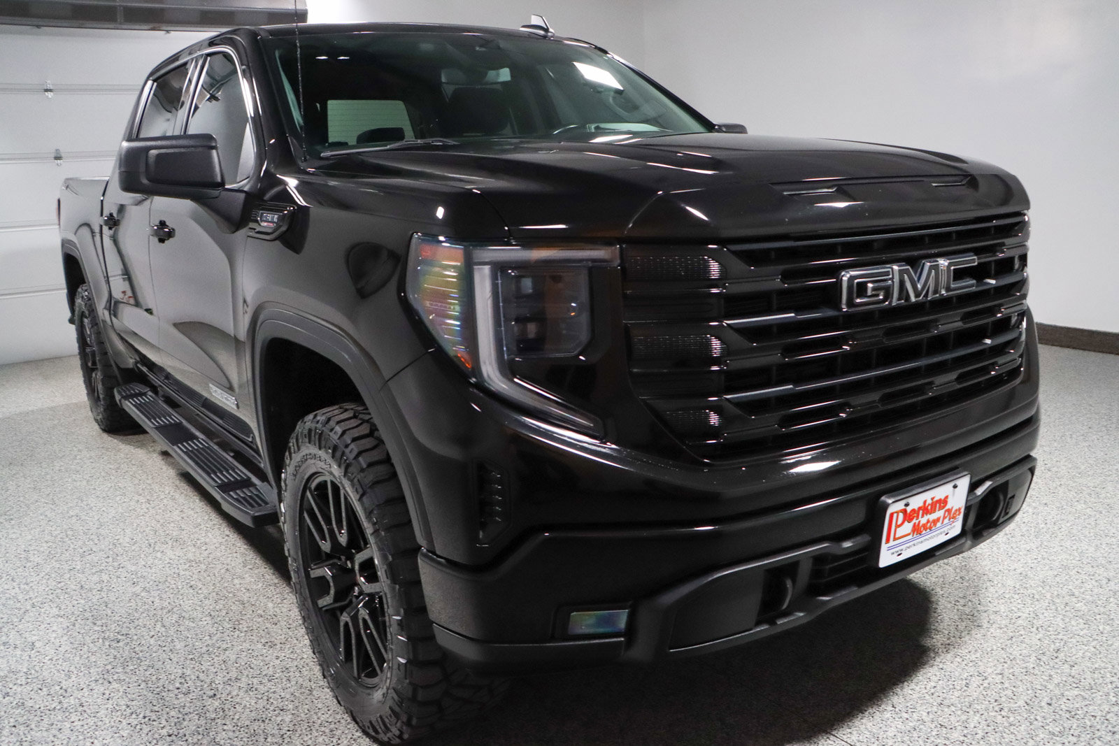 Used 2023 GMC Sierra 1500 Elevation w/ Preferred Package image 6