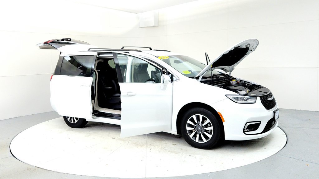 Used 2022 Chrysler Pacifica Touring-L FWD image 12