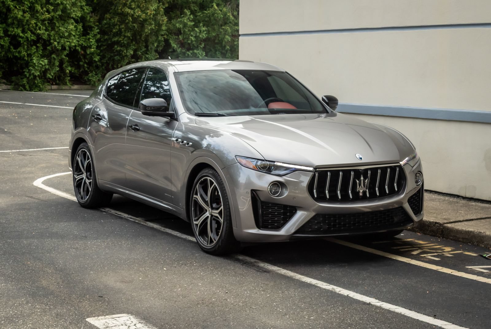 Used 2022 Maserati Levante GT AWD/4WD image 11