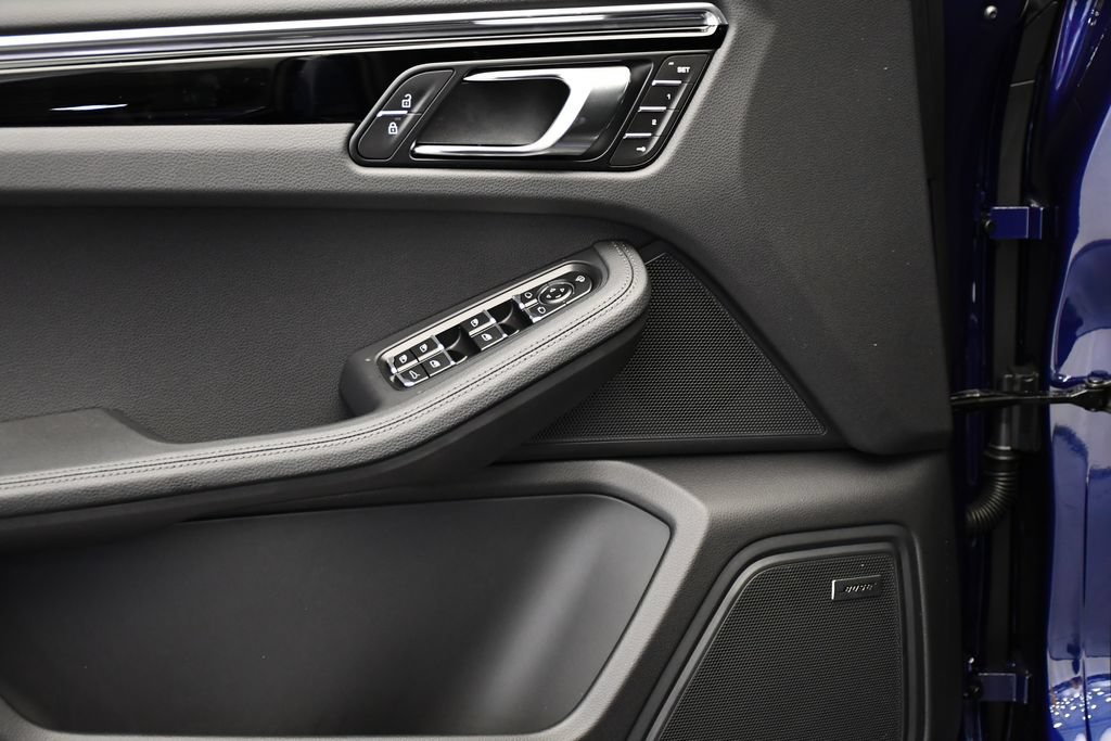 Certified 2026 Porsche Macan AWD/4WD image 36