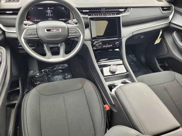 New 2025 Jeep Grand Cherokee Laredo X RWD image 8
