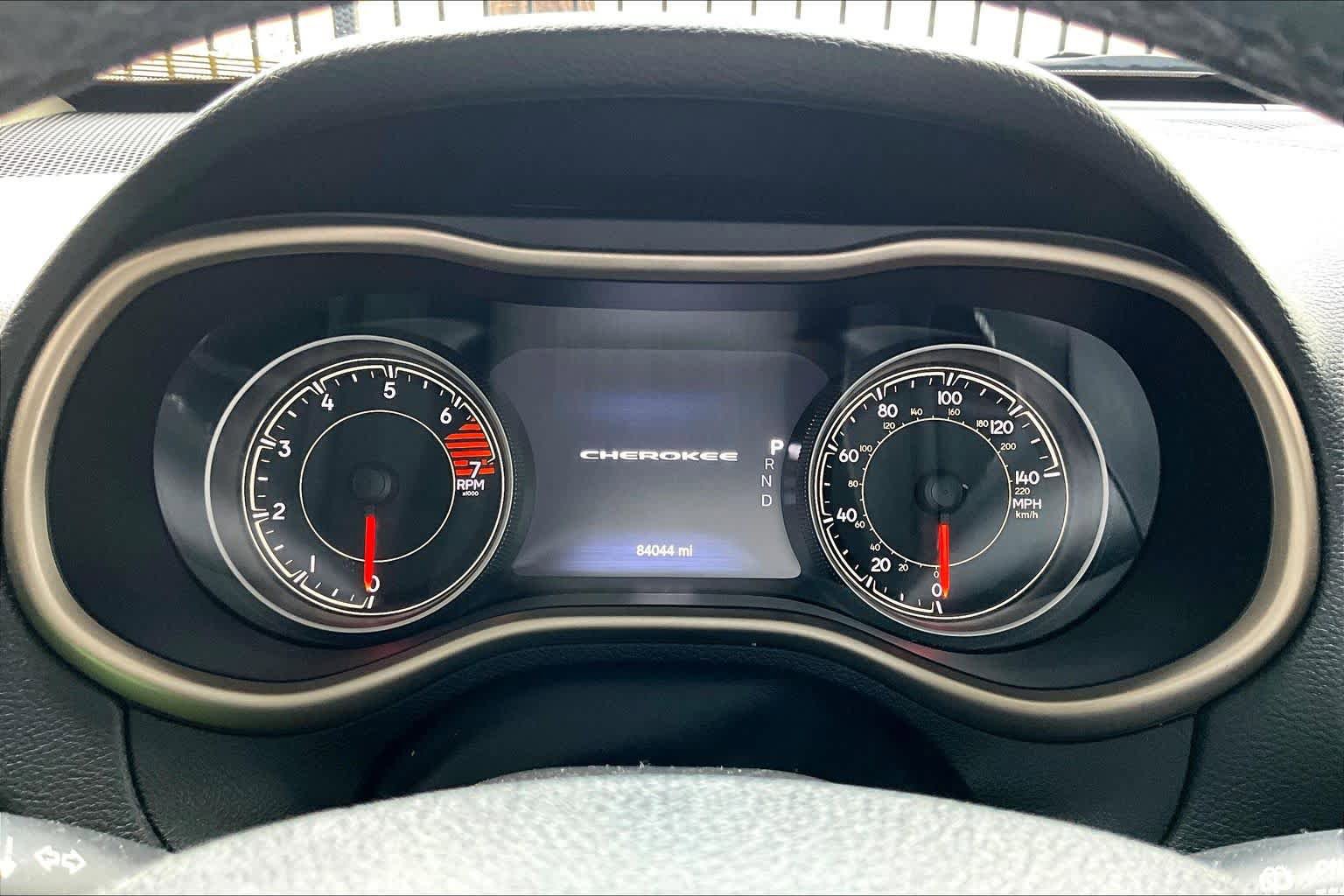 Used 2016 Jeep Cherokee Limited image 25