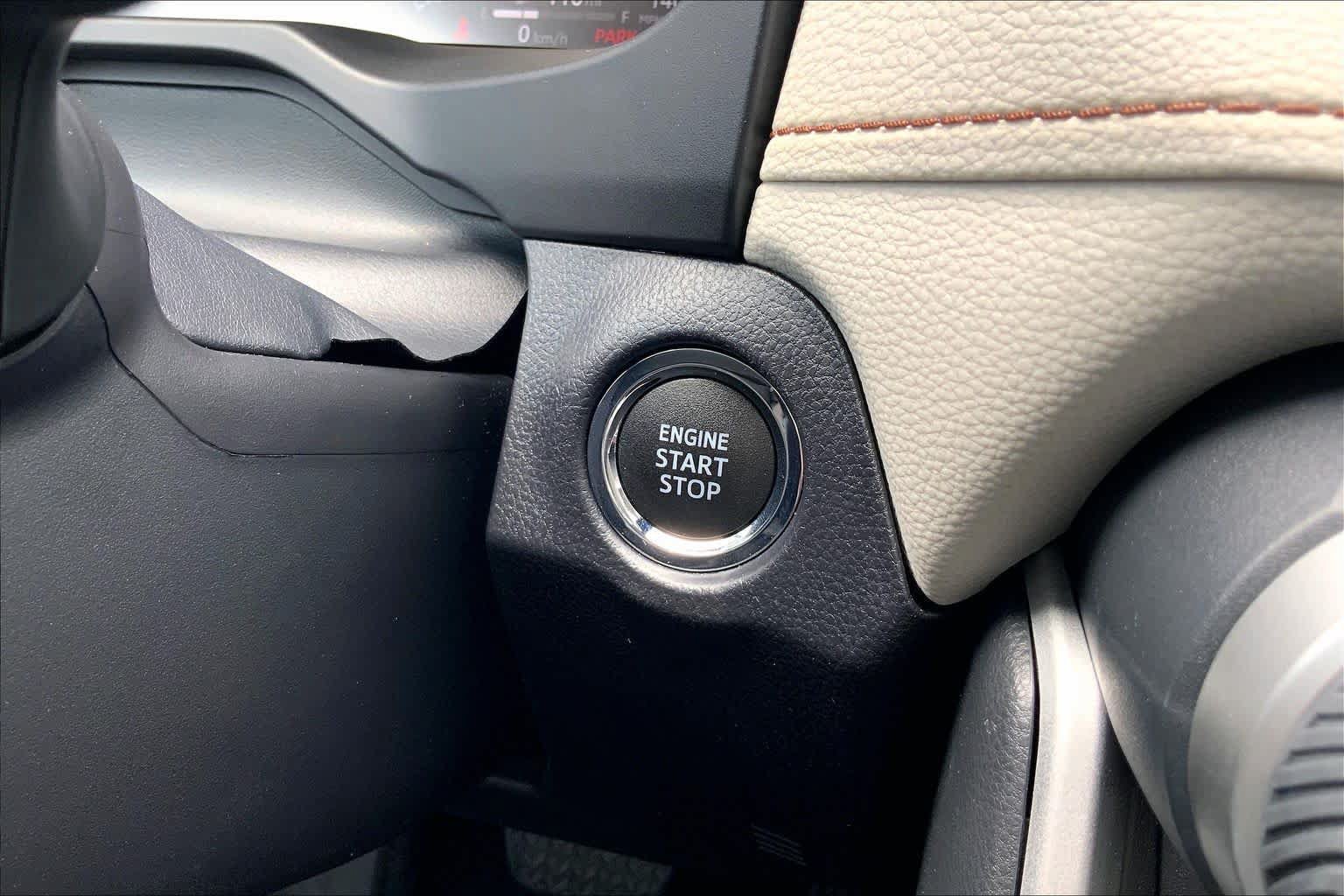 Used 2025 Toyota RAV4 Limited FWD image 35