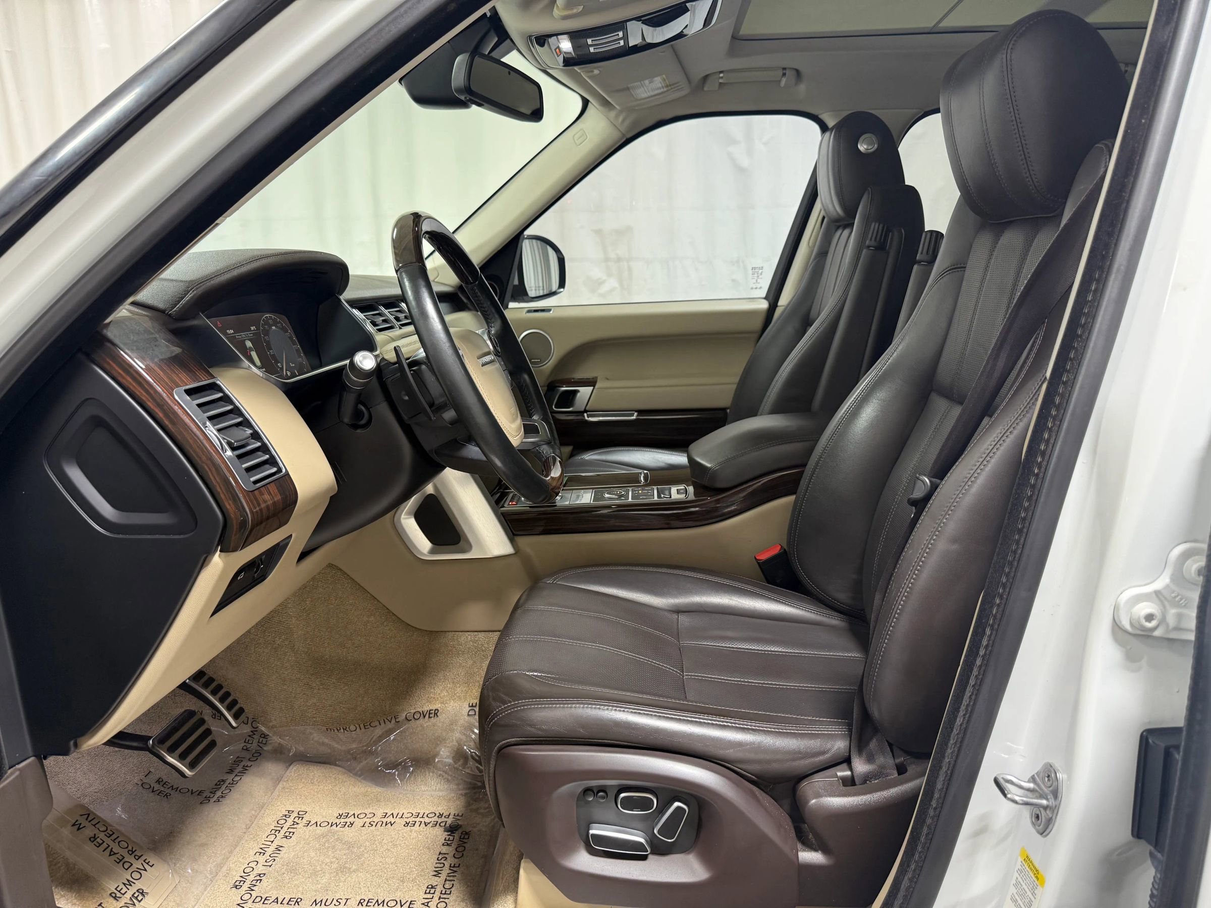 Used 2014 Land Rover Range Rover Supercharged image 12