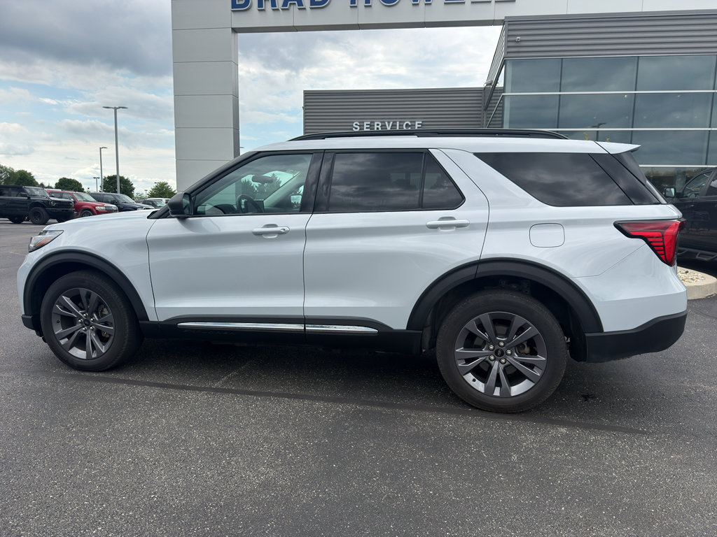 Used 2025 Ford Explorer Active w/ Active Comfort Package AWD/4WD image 9