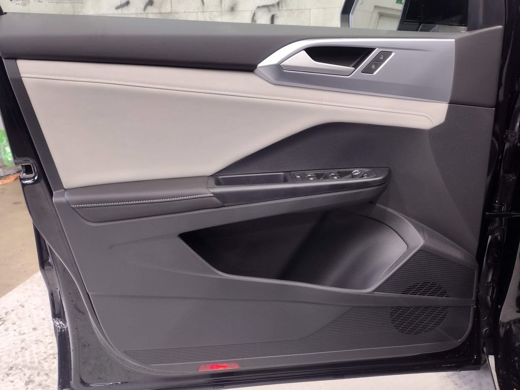 New 2026 Volkswagen Taos SE AWD/4WD image 17
