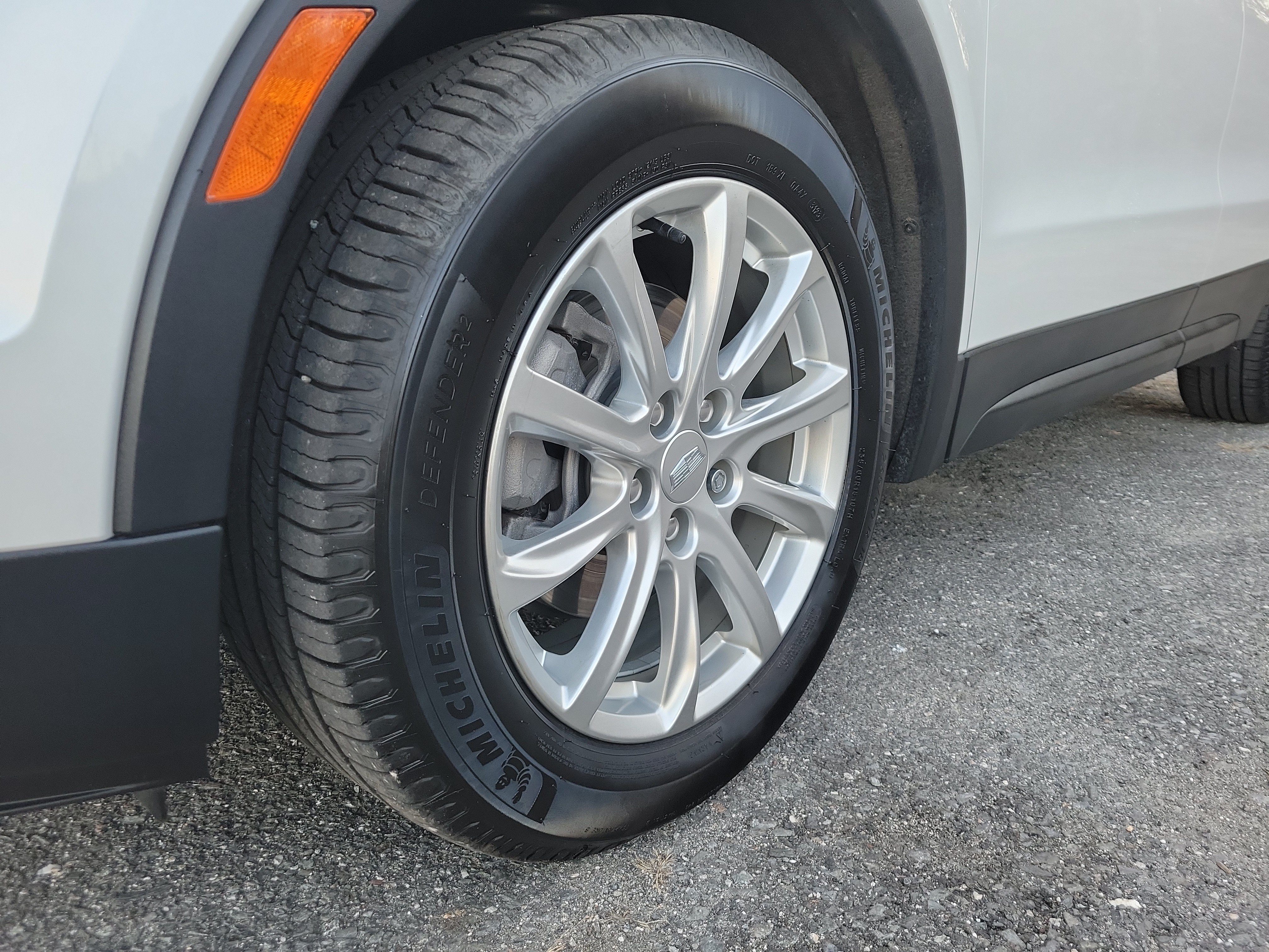 Used 2020 Cadillac XT4 Luxury w/ Cold Weather Package FWD image 12