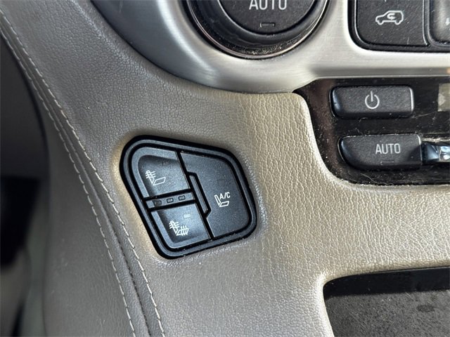 Used 2016 GMC Yukon XL SLT w/ Open Road Package image 39