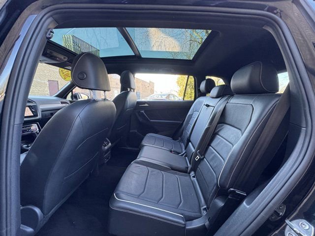 Used 2022 Volkswagen Tiguan SEL R-Line AWD/4WD image 27