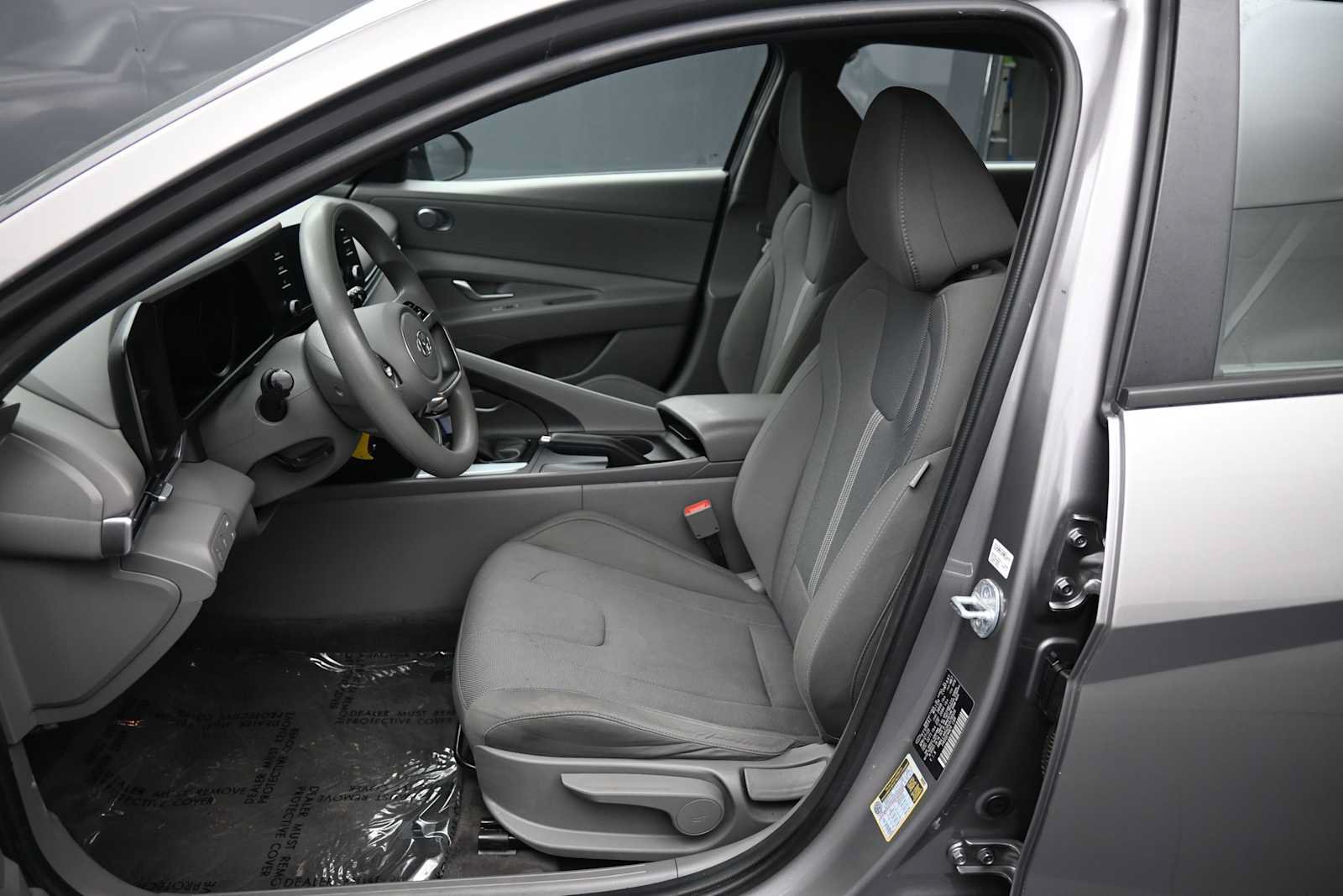 Certified 2023 Hyundai Elantra SE FWD image 17