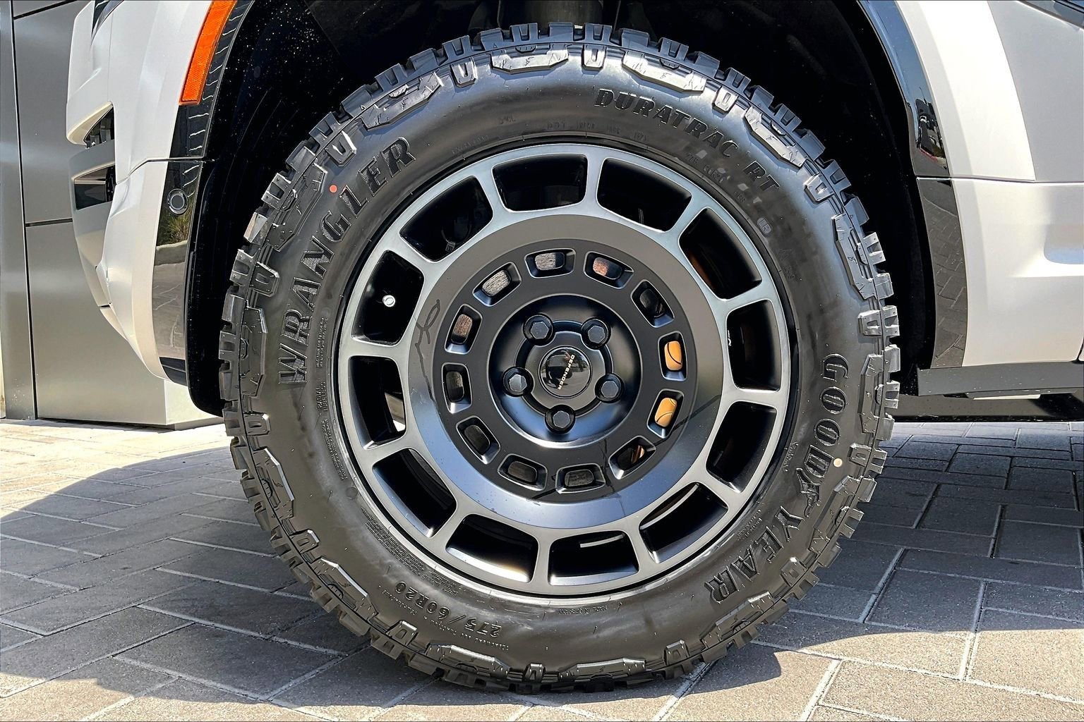 New 2026 Land Rover Defender 110 OCTA AWD/4WD image 12