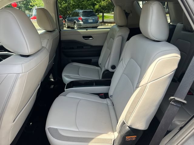 Used 2026 Nissan Pathfinder SL w/ SL Premium Package AWD/4WD image 18