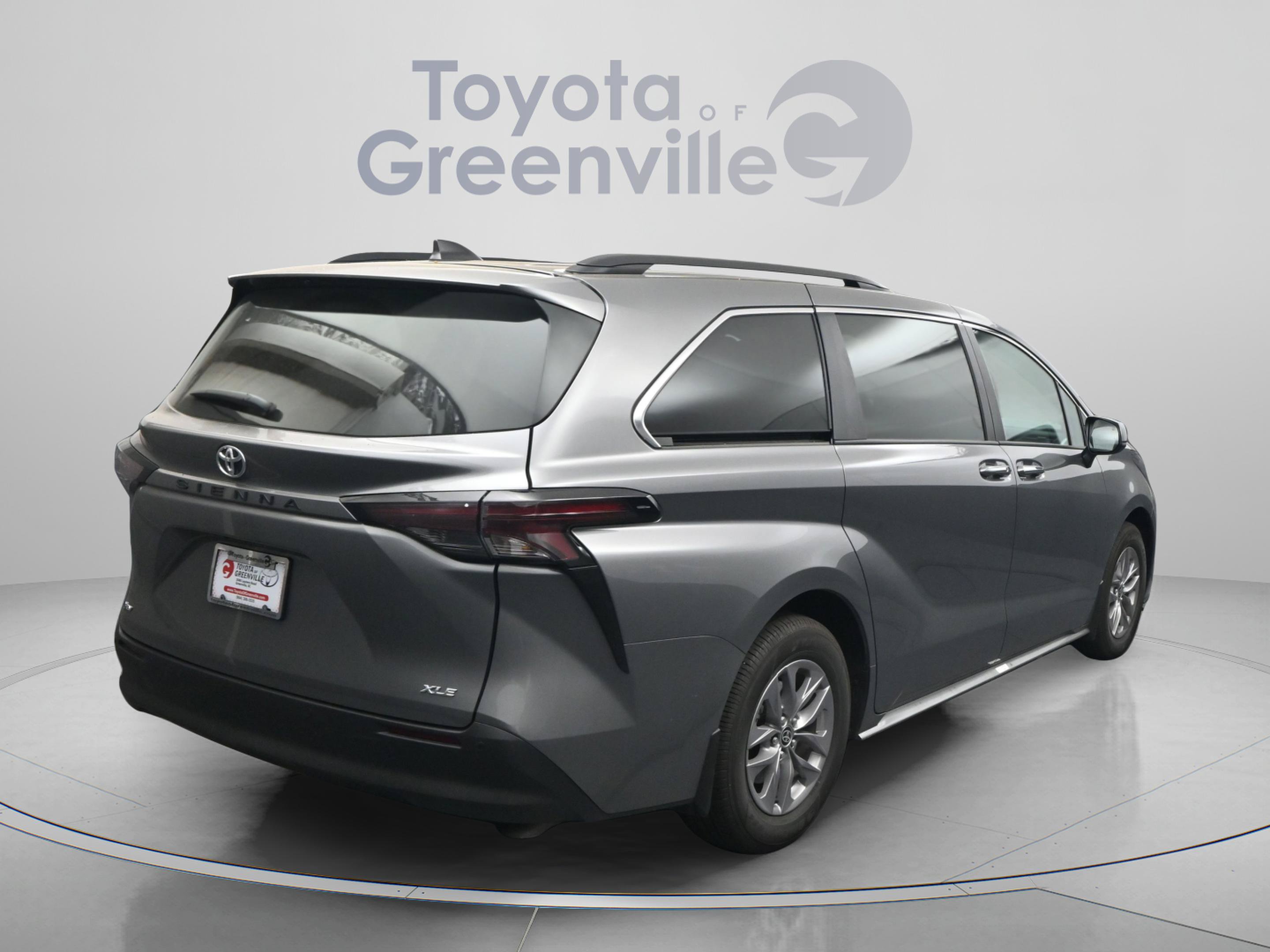 Certified 2026 Toyota Sienna XLE FWD image 13