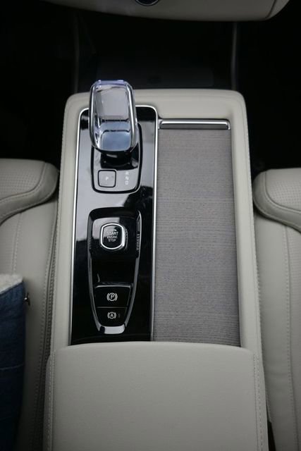 New 2026 Volvo XC90 B6 Ultra w/ Protection Package image 10