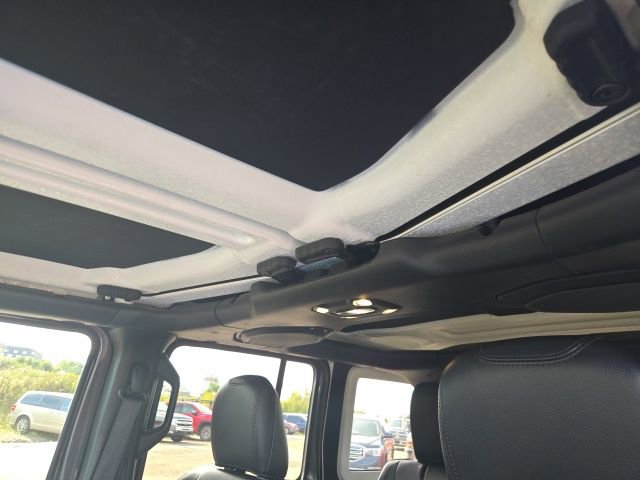 Used 2019 Jeep Wrangler Unlimited Sahara image 19