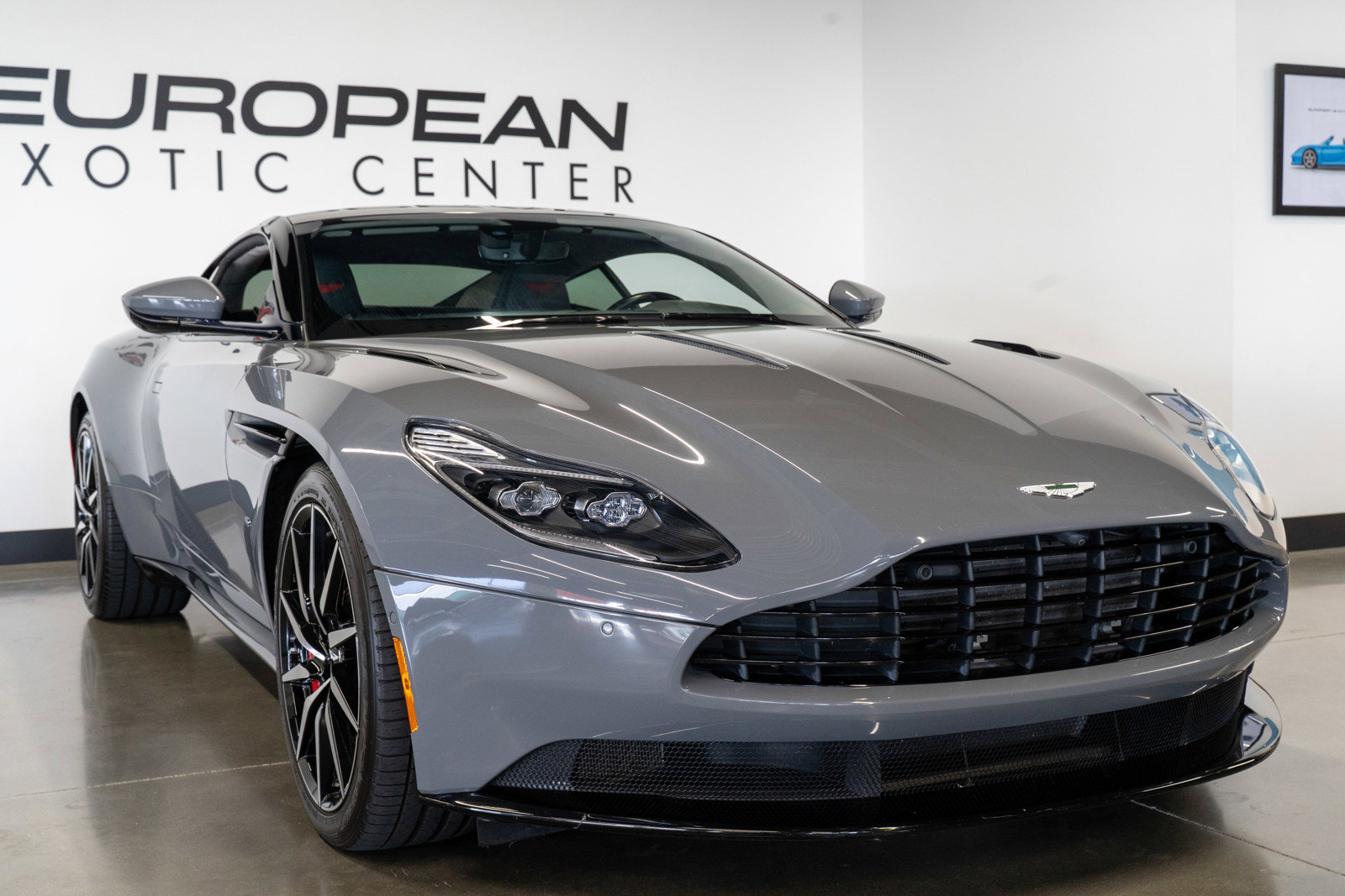 Used 2018 Aston Martin DB11 V12 RWD image 30