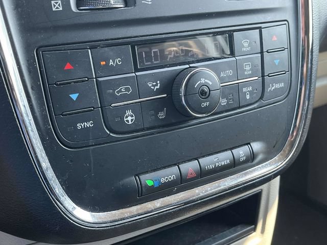 Used 2014 Chrysler Town & Country Touring-L w/ Driver Convenience Group FWD image 31