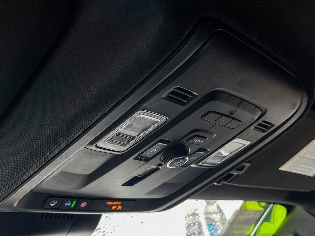 Used 2023 Chevrolet Suburban Premier image 36