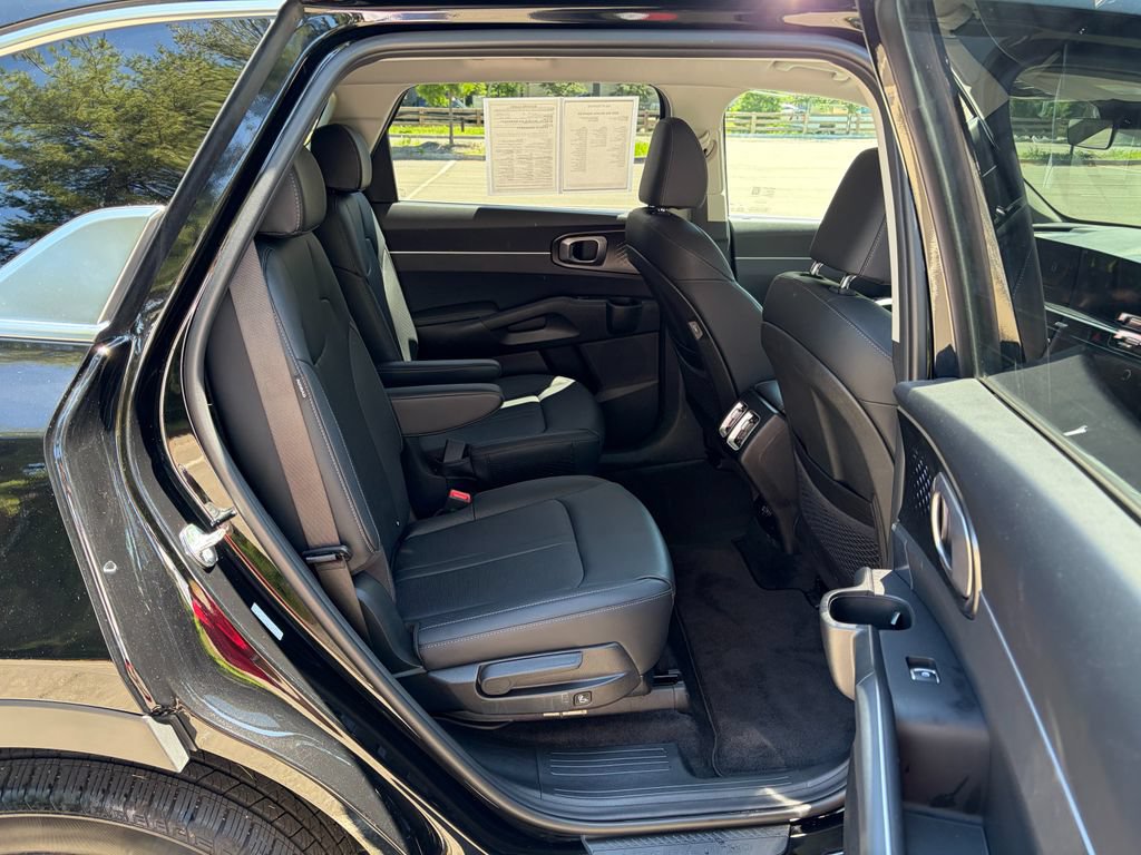 Used 2025 Kia Sorento EX AWD/4WD image 28
