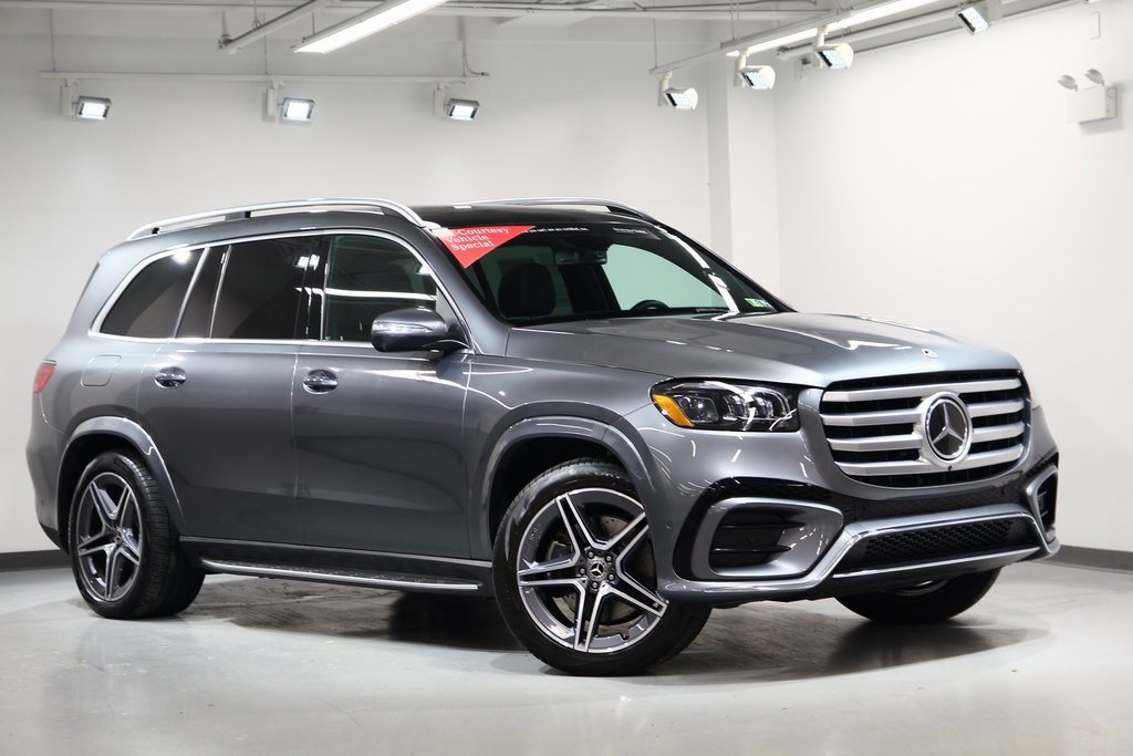 Used 2025 Mercedes-Benz GLS 450 4MATIC image 2