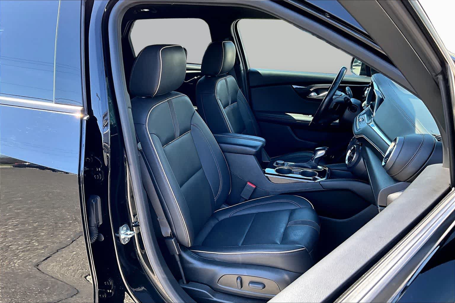 Used 2022 Chevrolet Blazer Premier w/ Enhanced Convenience Package AWD/4WD image 9