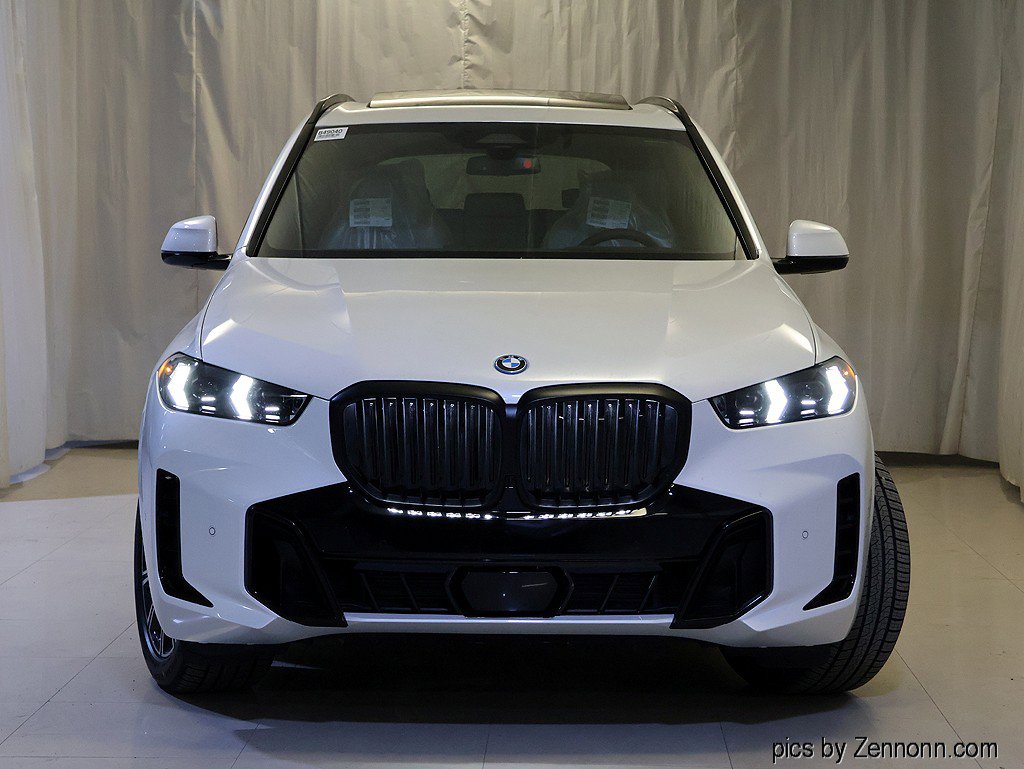 Used 2026 BMW X5 xDrive50e w/ M Sport Package image 5