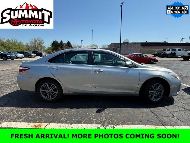 Used 2016 Toyota Camry SE w/ Moonroof Package FWD image 3