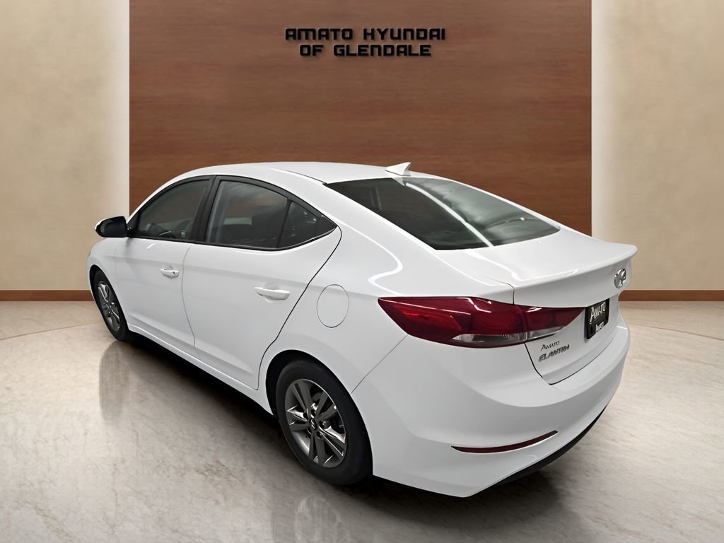 Used 2018 Hyundai Elantra SEL w/ Cargo Package FWD image 4